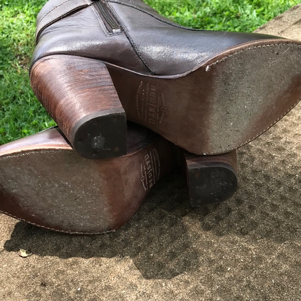 Brown vintage boots for woman